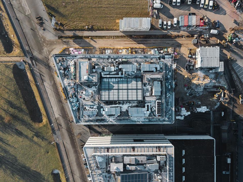 Luftbild senkrecht von oben: Neubau der Landmarken AG in Aachen mit Baustelleneinrichtung